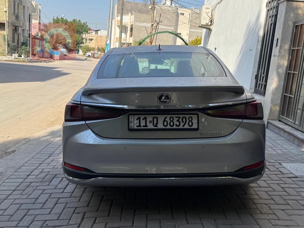 Lexus ES